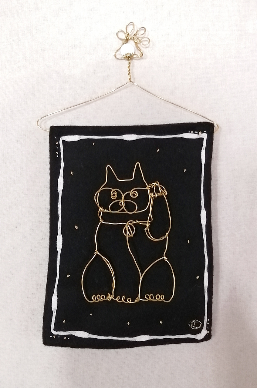 ぎんねこさまアンティーク美し過ぎる「猫背」と体型が芸術的で他とは一線を画す招き猫 生活芸術］一筆書きの針金招き猫 | reiko takeshima