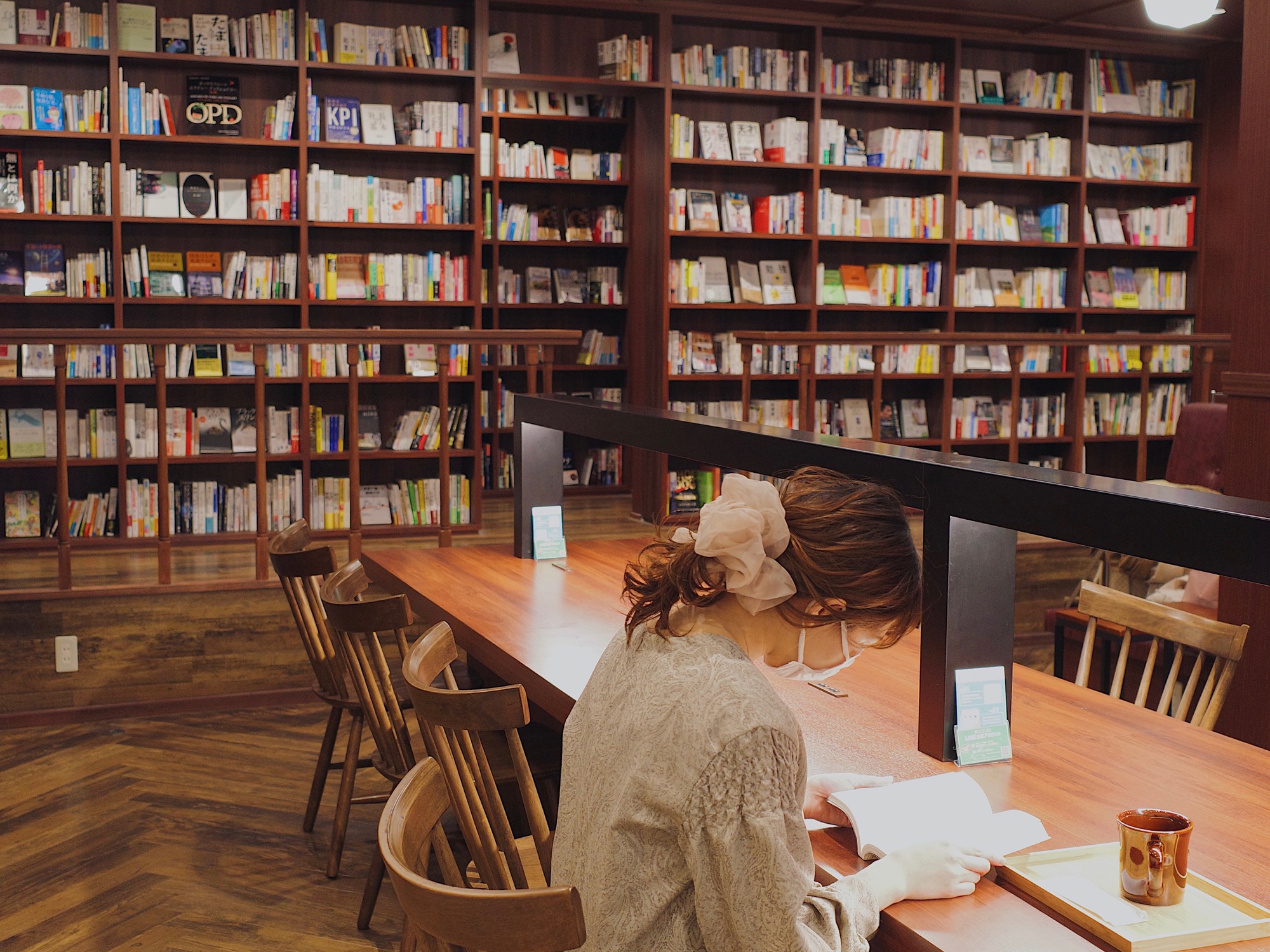 Books Centre 新栄の本屋 カフェ