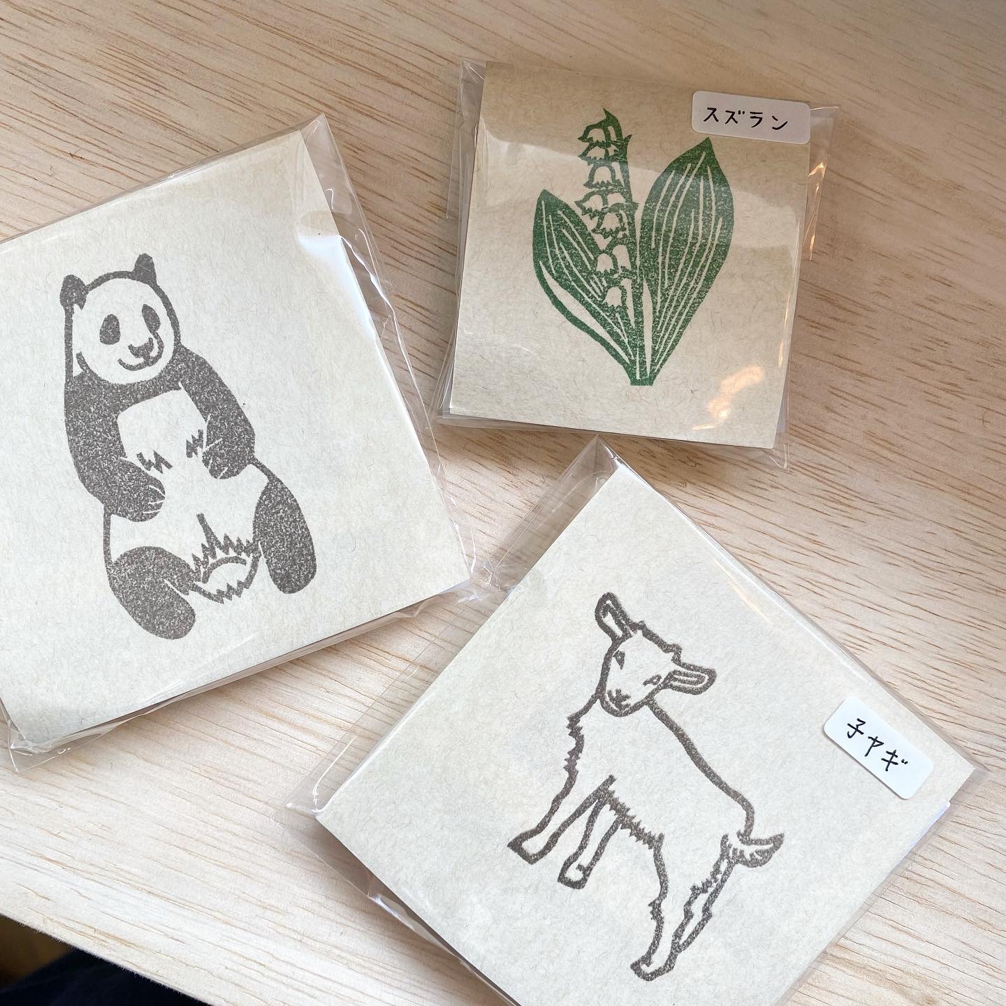 100％本物保証！ 消しゴムはんこNo.86 えらい りんごとハリネズミ 文房具・ステーショナリー