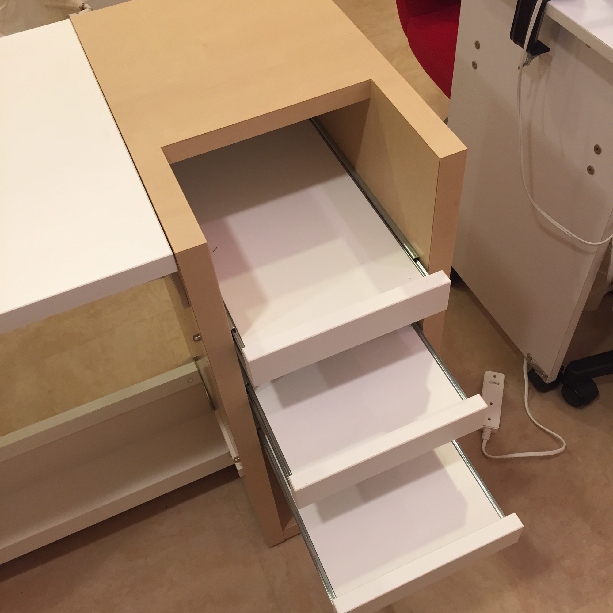 ハンド&フット兼用ネイルデスク byるなっくま社‼︎ | 小さくても大きく