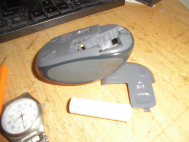 ワイヤレスマウスが動かない マウスカーソルがおかしい場合 電池切れを起こしています Netwingsj ネットウイングス Netwings Jp