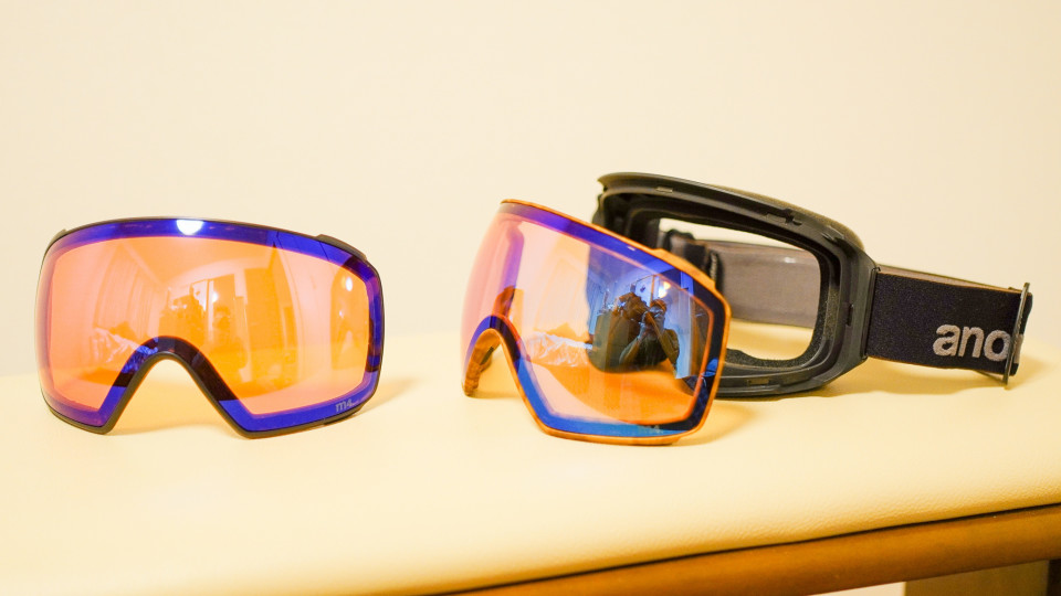 スノーボードのアイテムの身に付け方 その ゴーグル編 Snowbase 函館のスキー スノーボードメンテナンスショップ スノーボードのアイテムの身に付け方 その ゴーグル編 Snowbase 函館のスキー スノーボードメンテナンスショップ
