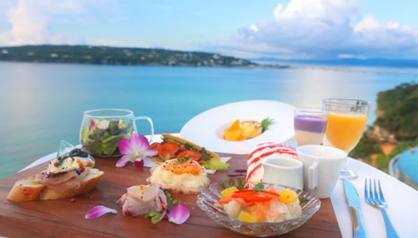 美ら海と古宇利島が見渡せる Umizora ウミゾラ 沖縄のホテル ヴィラ絶品グルメ