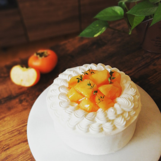 柿のホールケーキ 菓子処 Mogu