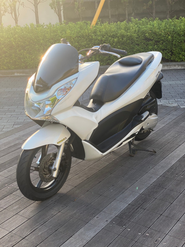 店内在庫 中古車 Honda Pcx 125cc 鈴木商会 店内在庫 中古車 Honda Pcx 125cc 鈴木商会