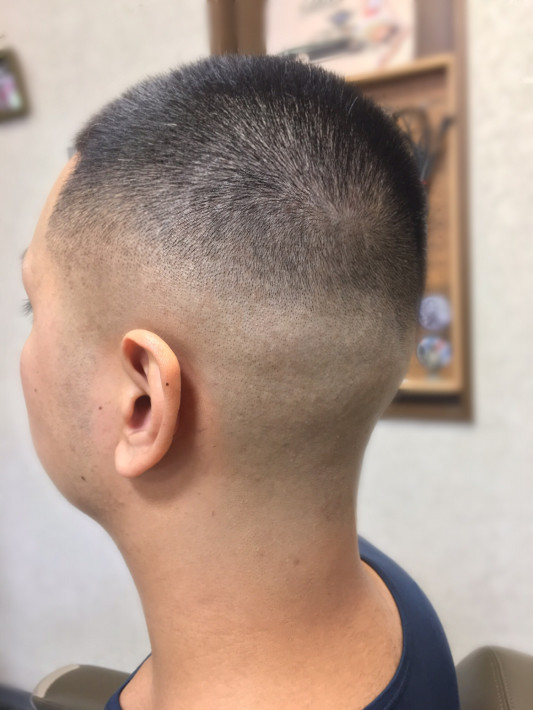 Buzzcut現代風スポーツ刈り 足立区保木間 ヘアーサロン ダイヤ