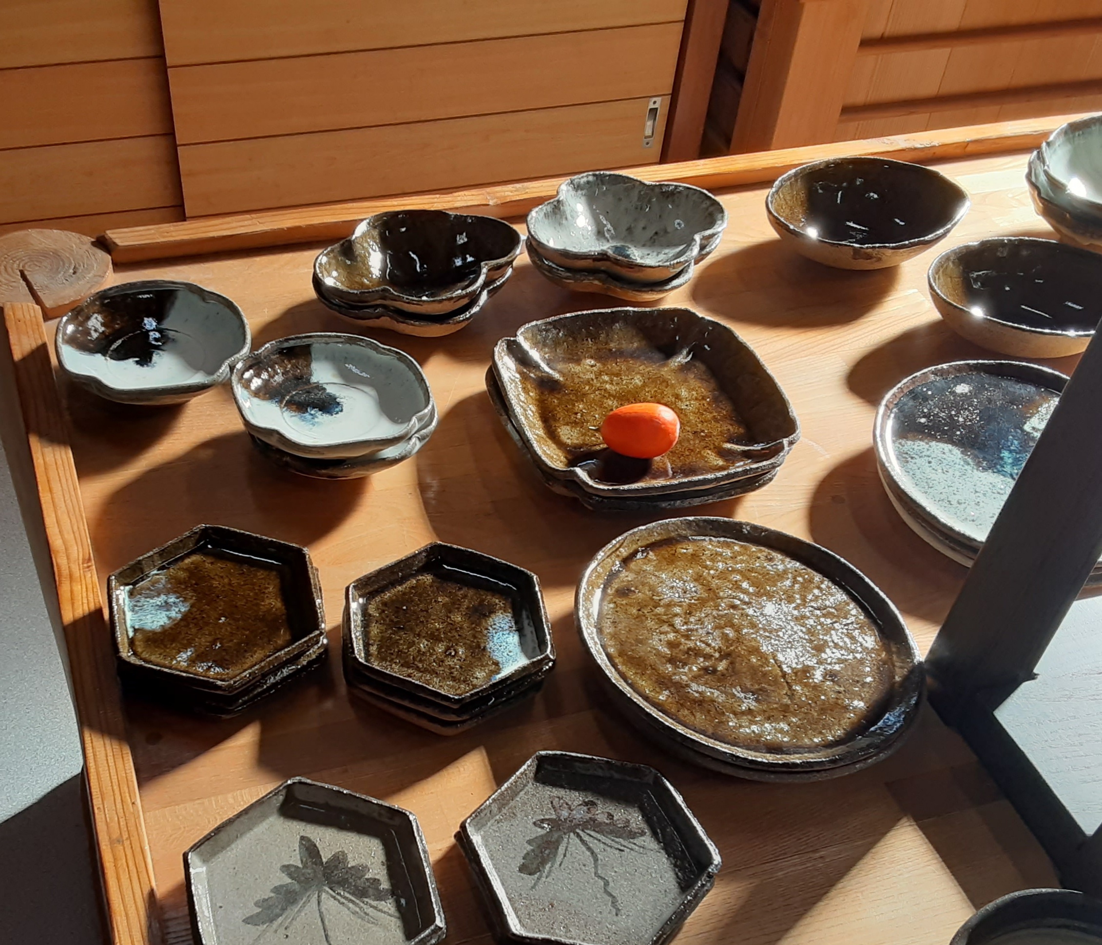 展示場と作業風景 | 唐津焼 王天家窯