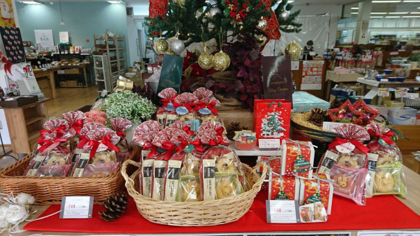 心躍るクリスマスにちょっとしたプレゼントを 年クリスマスプチギフト Adelie Mikke