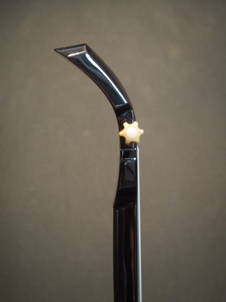 沖縄三線 昭和中期頃の作 名工平良昌則作〜松葉〜八重山黒木真黒- 大