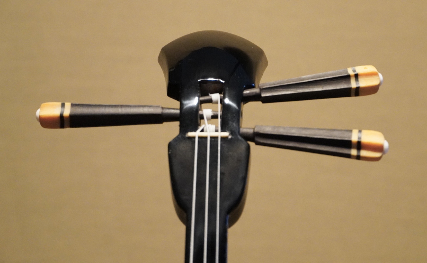 −昭和の香り−那覇仲本のタンメーの真壁型三線エーマークルチ | 胴巻屋