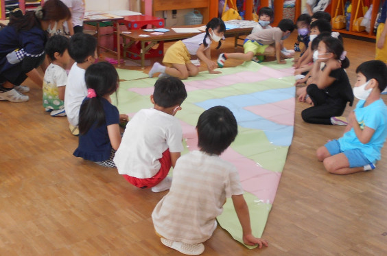 巨大パクパクカラス 箱崎幼稚園