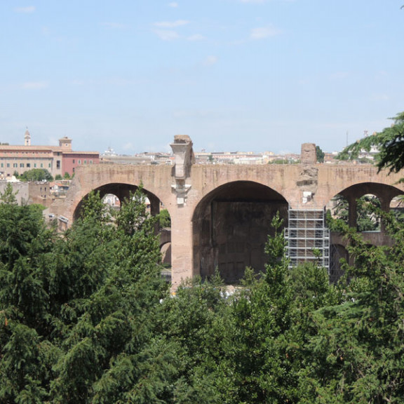 サンタ マリア マッジョーレ大聖堂 Edicolanteのイタリア小さな可愛い街の旅行記とコラム サンタ マリア マッジョーレ大聖堂 Edicolanteのイタリア小さな可愛い街の旅行記とコラム