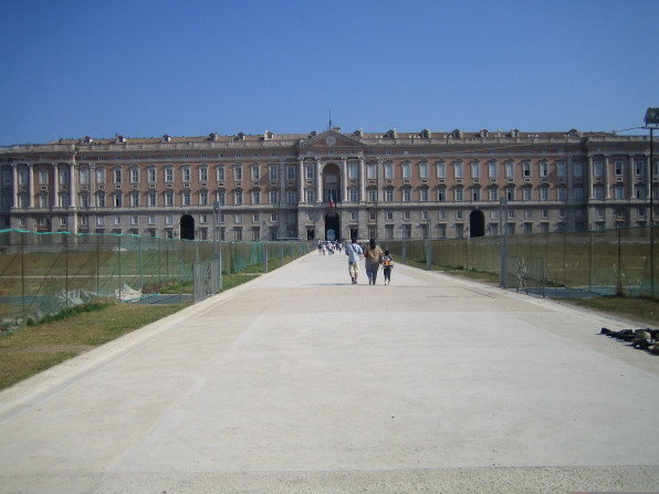 カゼルタ Caserta Edicolanteのイタリア小さな可愛い街の旅行記とコラム