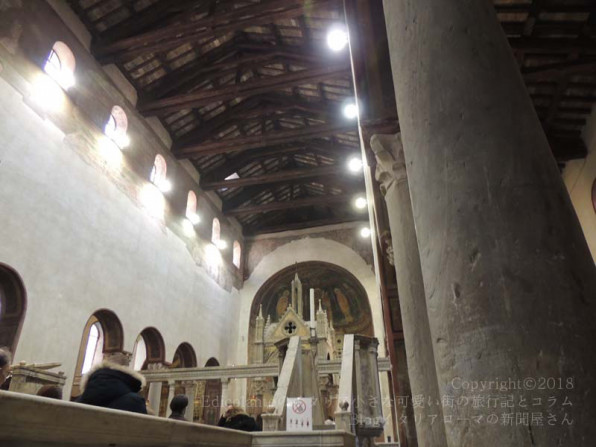 サンタ マリア イン コスメディン教会 Basilica Di Santa Maria In Cosmedin Edicolanteのイタリア小さな可愛い街の旅行記とコラム