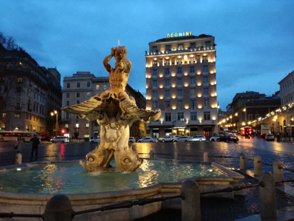 バルベリーニ広場 Piazza Barberini Edicolanteのイタリア小さな可愛い街の旅行記とコラム