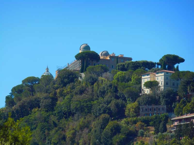 カステル・ガンドルフォ Castel Gandolfo EDICOLANTEのイタリア小さな可愛い街の旅行記とコラム