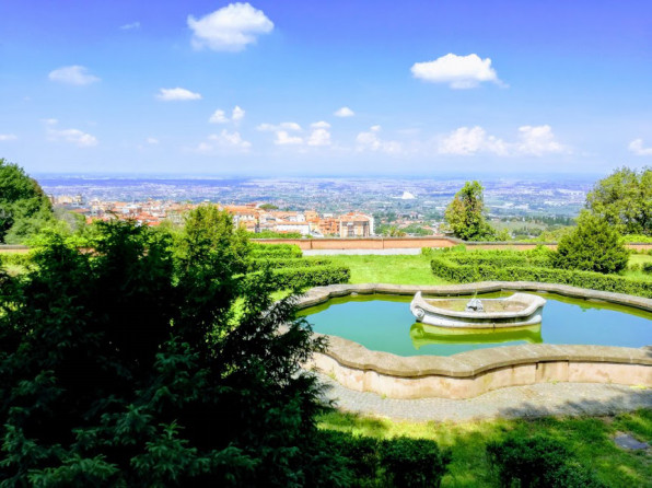ヴィッラ・ファルコニエーリ Villa Falconieri（フラスカーティ 