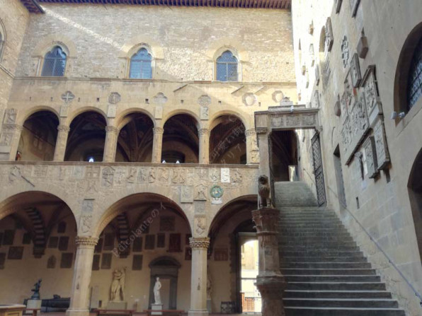 バルジェッロ国立美術館 Museo Nazionale Del Bargello Edicolanteのイタリア小さな可愛い街の旅行記とコラム