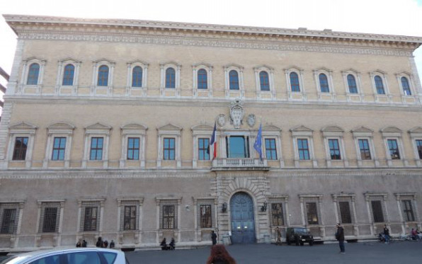 ファルネーゼ宮 Palazzo Farnese Edicolanteのイタリア小さな可愛い街の旅行記とコラム