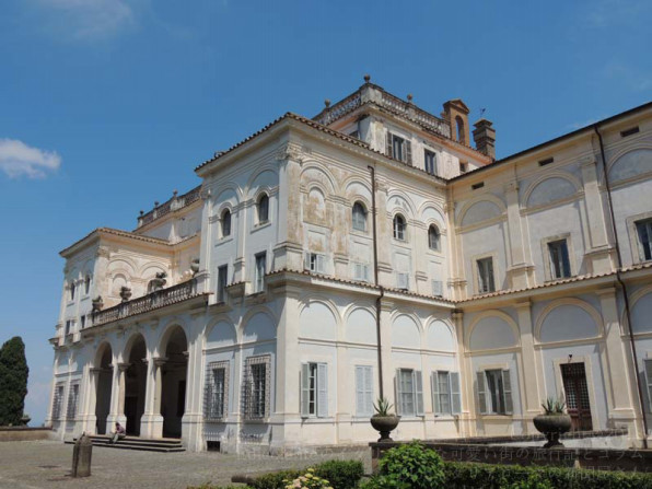 ヴィッラ・ファルコニエーリ Villa Falconieri（フラスカーティ 