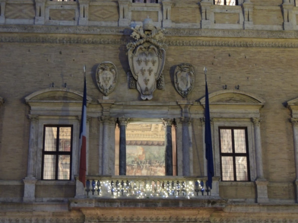 ファルネーゼ宮 Palazzo Farnese Edicolanteのイタリア小さな可愛い街の旅行記とコラム