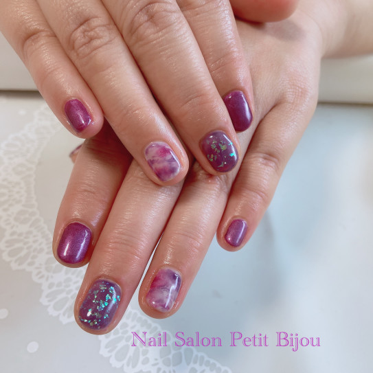 紫系アレンジの夏ネイルデザイン Nail Salon Petit Bijou