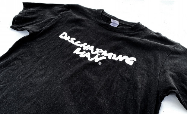デザイナーが語る バンドtシャツのデザインの魅力 国内編2 Manimani Media デザイナーが語る バンドtシャツのデザインの魅力 国内編2 Manimani Media