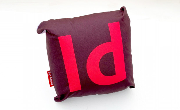 デザイン好きへのプレゼントにおすすめ 毎日お世話になっているadobeのグッズを海外通販で大人買い Manimani Media