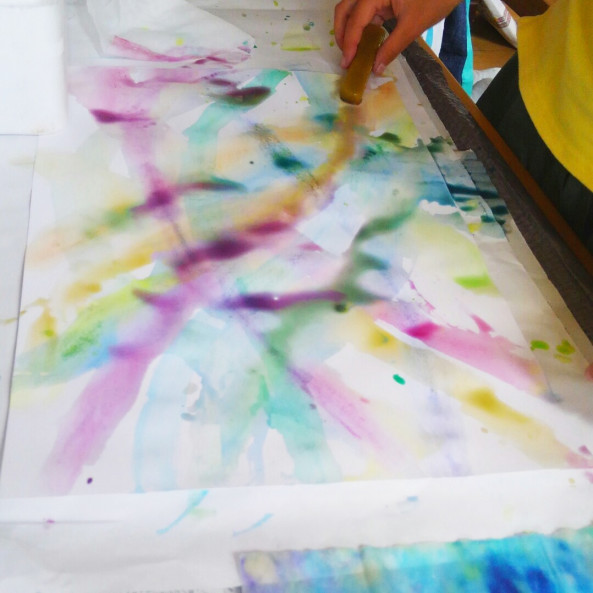 ひんやり スティック色氷で遊ぼう ヒラメキのタネ